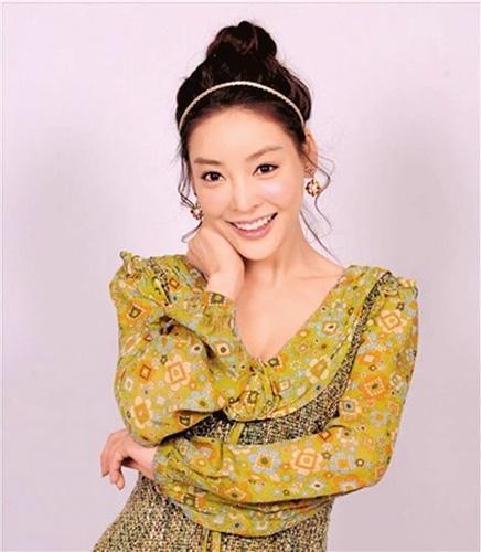 澳门资料百科:周琦老婆曾逼其回国