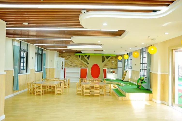 澳彩资料大全部网站010:划龙舟从幼儿园培养
