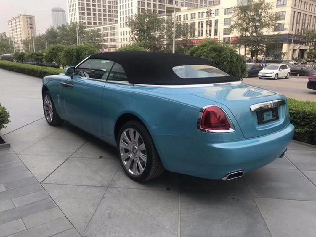 澳门资料百科:20多万的车14万卖