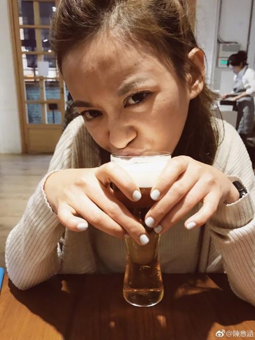 2025澳门天天开好彩大全2023:陈意涵医美后脸歪了